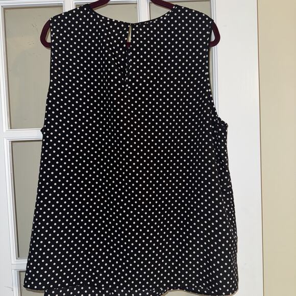 Michael Kors Blouse Women's 2X Black White Polka Dot Sleeveless Keyhole in Back - Picture 3 of 4